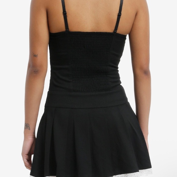 BNWT Sweet Society Size XL Black & White Lace Pleated Dress with Kiss mark 💋 - Picture 3 of 3